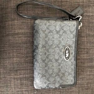 🖤Coach wristlet🖤